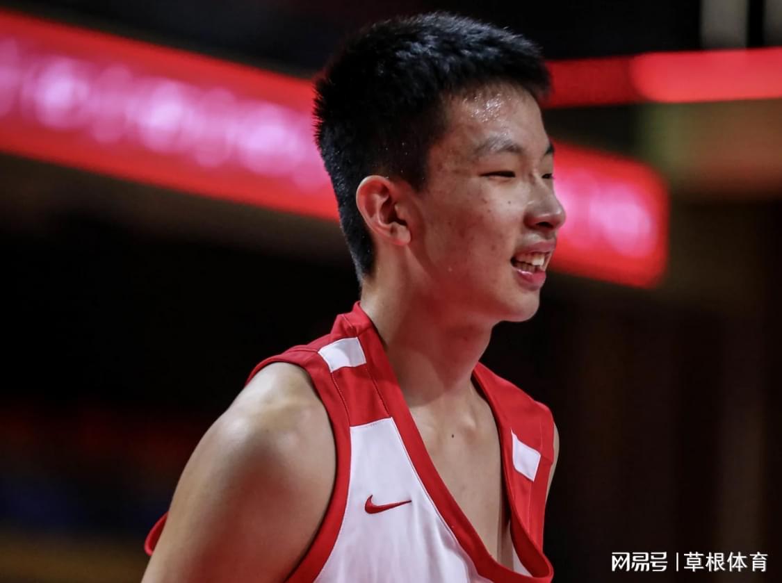 大喜讯！84-69：中国男篮又赢了，进4强+锁定世青赛门票，太稳了